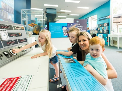 CSIRO Parkes Radio Telescope Visitor Centre - St Kilda Accommodation 1