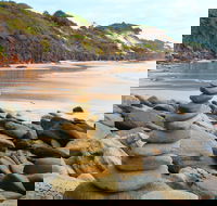 One Man Bluff - St Kilda Accommodation