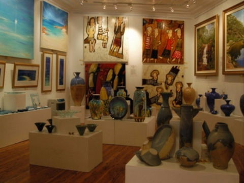Articles Fine Art Gallery - St Kilda Accommodation 0