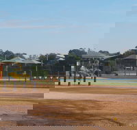 Howlong Swimming Pool - St Kilda Accommodation