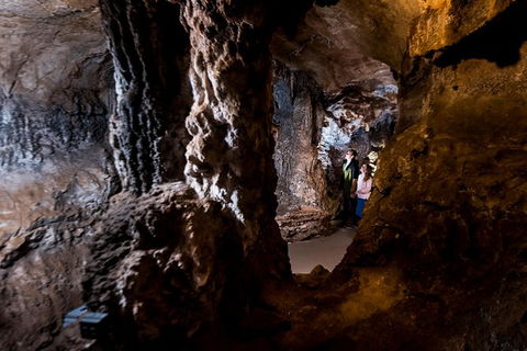 Jenolan Caves: Imperial Cave Tour - St Kilda Accommodation 1