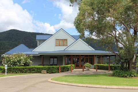 Audrey Wilkinson Vineyard: Picnic With Wine Masterclass Tasting - St Kilda Accommodation 5