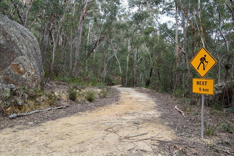 Six Foot Track - St Kilda Accommodation 4