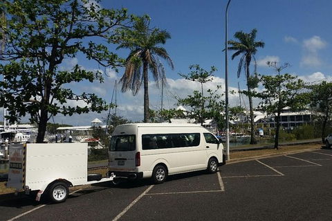 Airport Transfer To Or From Port Douglas Hotels For Up To 13 People (7am-10pm) - St Kilda Accommodation 2