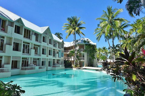 Airport Transfer - Cairns Airport To Port Douglas - St Kilda Accommodation 4
