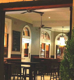 The Swan Hotel - St Kilda Accommodation 3
