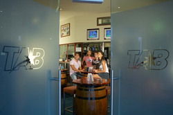 Gilhooleys Irish Bar & Restaurant - Chermside - St Kilda Accommodation 3