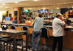 Colonnades Tavern - St Kilda Accommodation 3