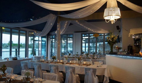The River Deck On Noosa Marina - St Kilda Accommodation 2
