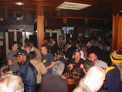 Paddy Maguire's Pub - St Kilda Accommodation 3