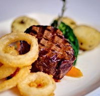 Grumpys Barefoot Bar Steak  Seafood Grill - St Kilda Accommodation