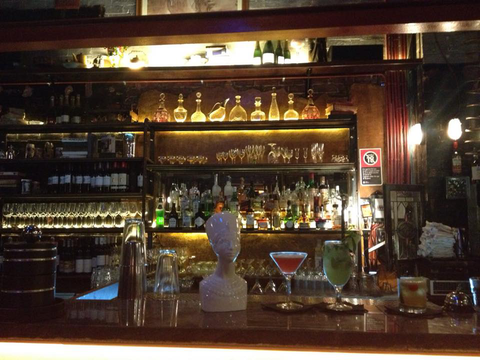 Red Baron's Lounge Bar - St Kilda Accommodation 1