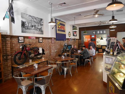 Roadies Cafe - St Kilda Accommodation 3