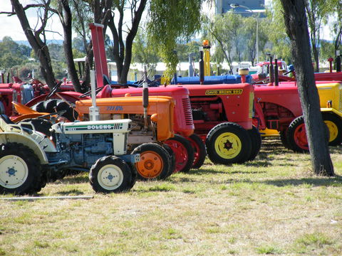 19th Annual Old Wheels In Motion Rally - St Kilda Accommodation 1