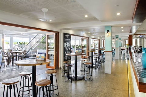 Hemingway's Brewery Port Douglas - St Kilda Accommodation 4
