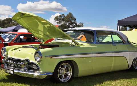 Chryslers On The Murray - St Kilda Accommodation 1