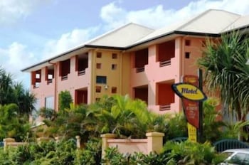 Kacys Bargara Beach Motel - St Kilda Accommodation 0