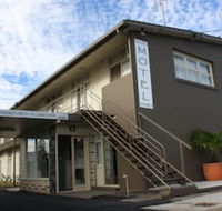 Golden Shores Airport Motel