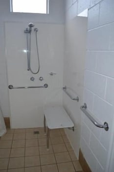 Penguin Seaside Motel - St Kilda Accommodation 4