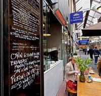 Hotel Causeway - St Kilda Accommodation