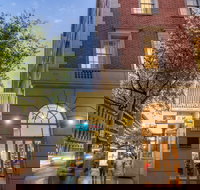 Chancellor on Currie - St Kilda Accommodation