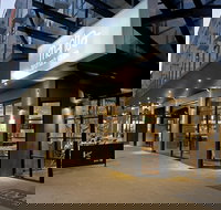 Mantra Hindmarsh Square - St Kilda Accommodation