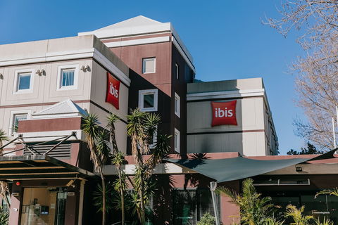 Ibis Newcastle - St Kilda Accommodation 0