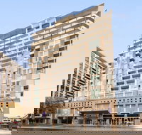 Oaks Adelaide Embassy Suites - St Kilda Accommodation