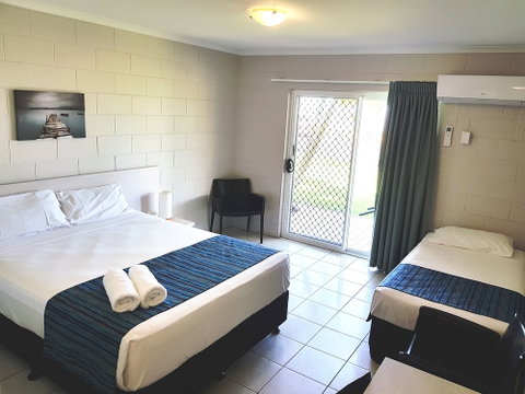 Cardwell Beachcomber Motel And Tourist Park - St Kilda Accommodation 3