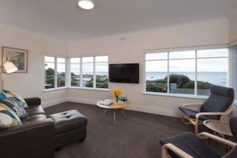 Sunrise At Penguin - St Kilda Accommodation 0