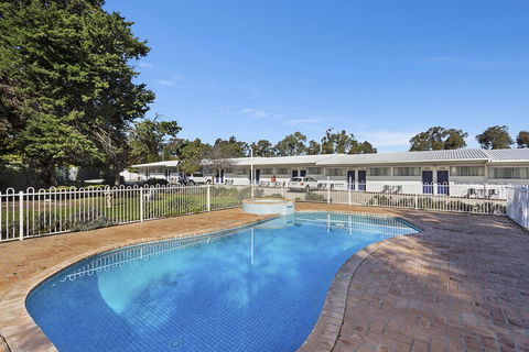 Byer Fountain Motor Inn, Holbrook - St Kilda Accommodation 7