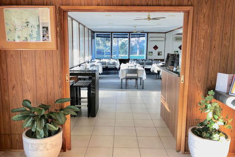 Byer Fountain Motor Inn, Holbrook - St Kilda Accommodation 3