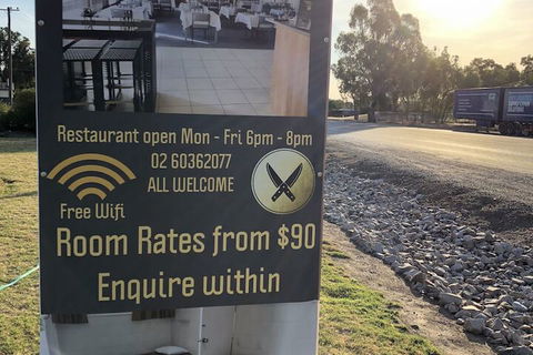 Byer Fountain Motor Inn, Holbrook - St Kilda Accommodation 5