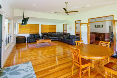 Radiance On Lyra - St Kilda Accommodation 5
