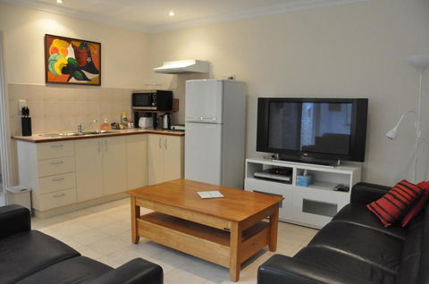 Alfred Cove Short Stay - St Kilda Accommodation 2