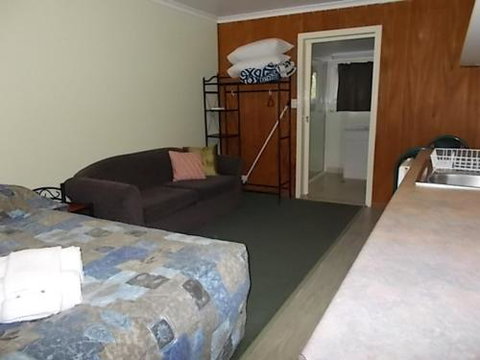 Oakridge Motel Tourist Park - St Kilda Accommodation 1