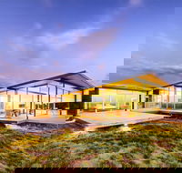 Cloudy Bay Beach House - St Kilda Accommodation