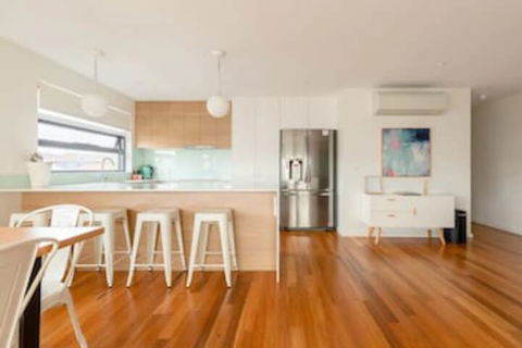 Kangaroo Bay Apartments - St Kilda Accommodation 0