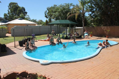 Kalbarri Backpackers YHA - St Kilda Accommodation 1