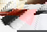 Snug Cove B & B - St Kilda Accommodation 0