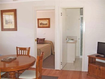 Fossickers Tourist Park - St Kilda Accommodation 3