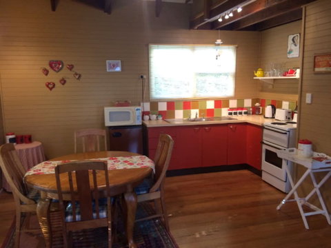 Surgeons Cottage - St Kilda Accommodation 2