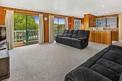 Fairview On Fairhills - St Kilda Accommodation 1