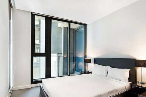 IFSuites (IFSTAYS) Upper West Side Apartment - St Kilda Accommodation 1