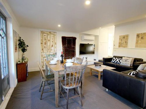 Cara - St Kilda Accommodation 1