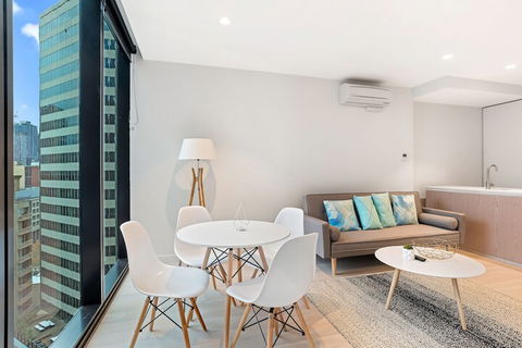 IFSuites (IFSTAYS) EQ Tower - St Kilda Accommodation 7