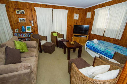 The Little House - St Kilda Accommodation 1