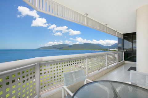 Cairns Ocean View Apartment - St Kilda Accommodation 2