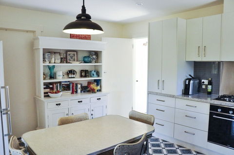 FALMOUTH Seadrift Cottage - St Kilda Accommodation 2