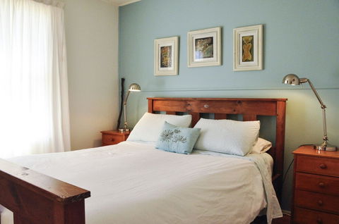 FALMOUTH Seadrift Cottage - St Kilda Accommodation 5